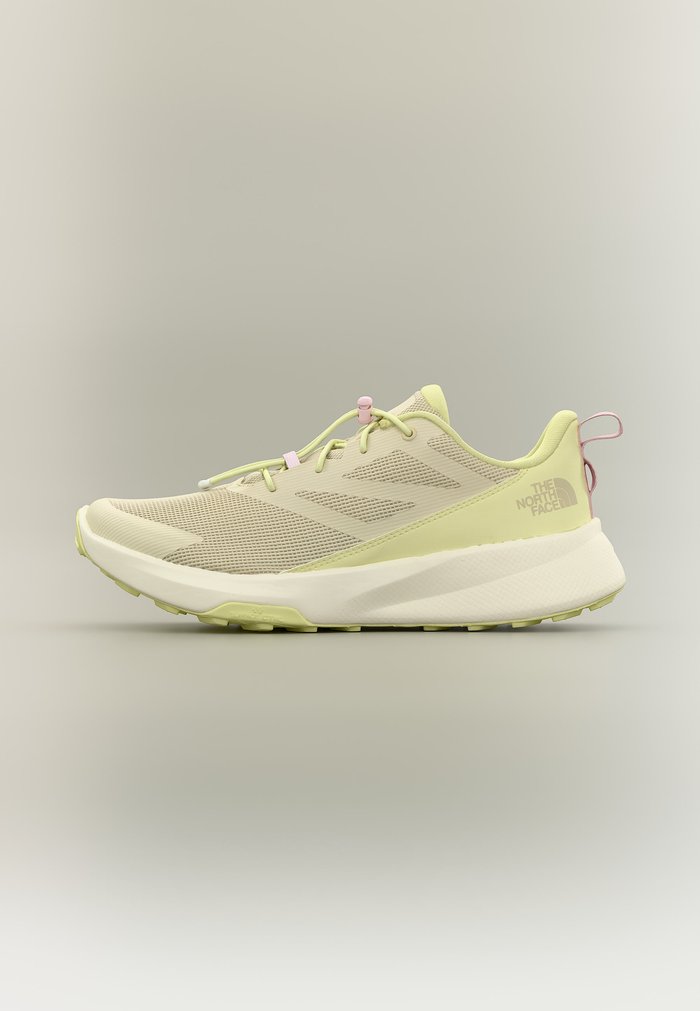 The North Face ALTAMESA UNISEX - Hiking shoes - desert stone/lemon mist