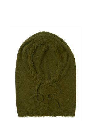Blød olivengrøn strikket balaclava med åbning til ansigtet og en bundet snor ved halsen.