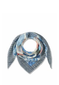 Leichter Schal mit blauem Blumen-, Streifen- und Karomuster, locker zu einem Dreieck gefaltet auf weißem Hintergrund.