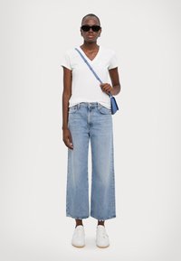 Armani Exchange Basic T-shirt - optic white