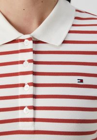 Tommy Hilfiger 1985 SLIM  - Pólóing - breton ecru/terra red