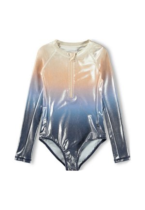 Eéndelige zwempak met lange mouwen in een gradient van metallic perzik naar blauw, met een rits aan de voorkant en een glanzende, gladde textuur.