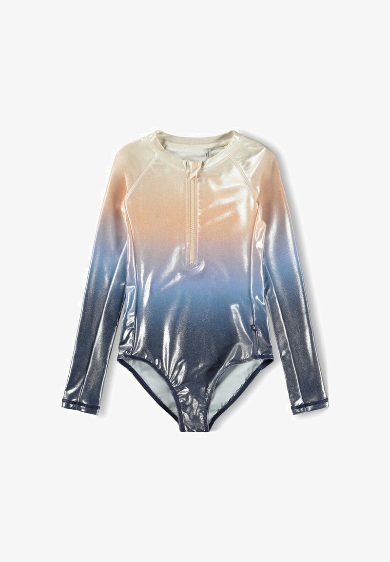 Costume da bagno intero a maniche lunghe con un gradiente di pesca metallico a blu, dotato di una cerniera frontale e texture lucida e liscia.