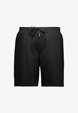 Fekete, hétköznapi rövidnadrág elasztikus derékpánttal és húzózsinórral, oldalzsebekkel, sima fehér háttéren bemutatva.