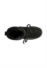 Zwarte enkellaars gemaakt van glad synthetisch materiaal. Heeft een afgeronde neus, verstelbare veters en een zachte, gevoerde kraag voor comfort.