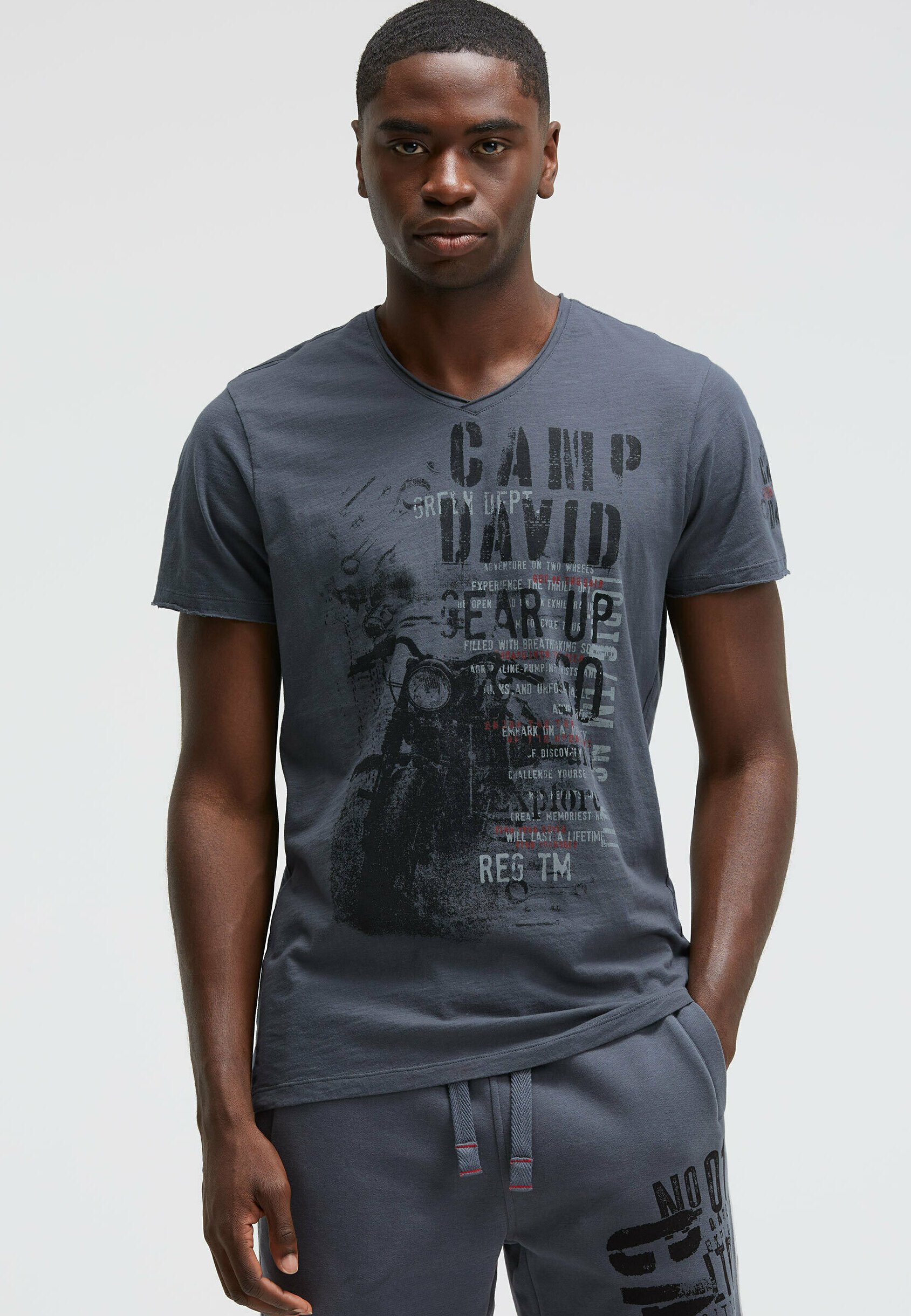 Camp David V-NECK IM USED LOOK - Print T-shirt - blue shades/blue
