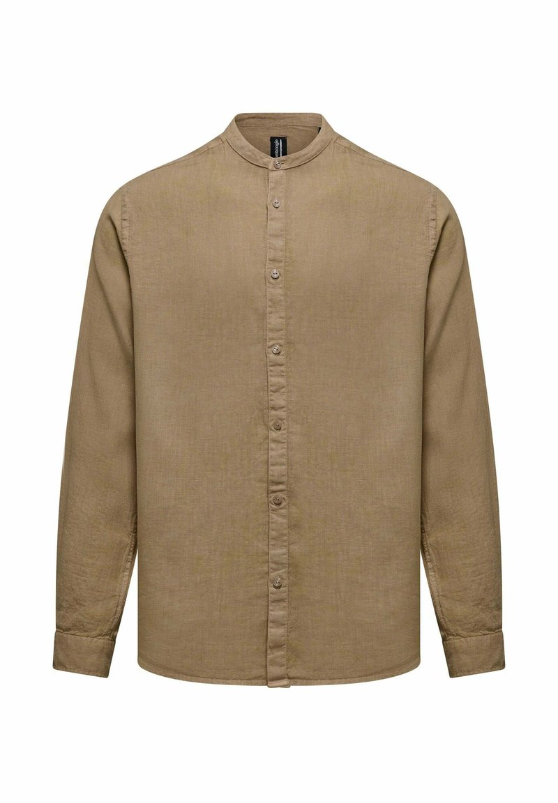 Camicia a maniche lunghe in lino marrone chiaro con colletto alla coreana, chiusura frontale con bottoni e una texture liscia, caratterizzata da un design minimalista.