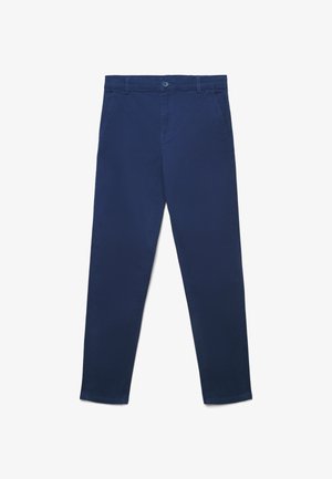 Pantaloni in cotone blu navy con vestibilità slim. Presentano una chiusura con bottone, tasche laterali e una superficie liscia. Design semplice e classico.