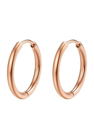 Par de pendientes de aro lisos de oro rosa con acabado pulido y cierre de bisagra, exhibidos sobre un fondo blanco.