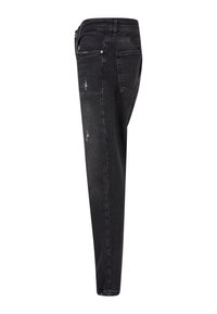 Vaqueros de denim negro de corte slim, con detalles desgastados y cinco bolsillos; textura suave y diseño de cintura estándar.