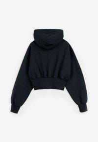 Czarna krótka bluza z kapturem na sznurki, szerokimi rękawami i prążkowanym dołem. Wykonana z miękkiego materiału o gładkiej fakturze i minimalnych detalach.