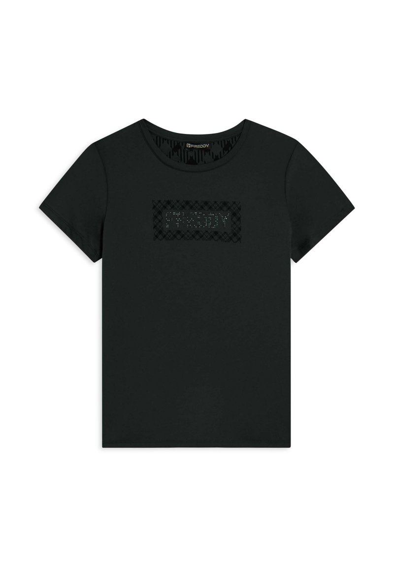 Camiseta negra de manga corta hecha de tela suave, con un gráfico texturizado rectangular en el centro que presenta un patrón repetido.