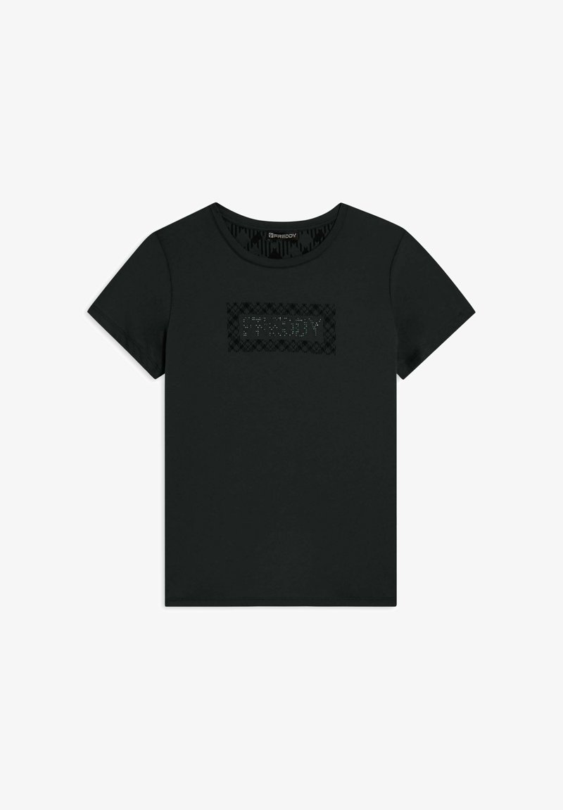 Camiseta negra de manga corta hecha de tela suave, con un gráfico texturizado rectangular en el centro que presenta un patrón repetido.