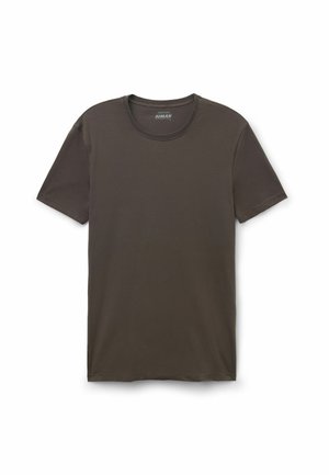Prosty ciemnobrązowy bawełniany T-shirt z krótkim rękawem i okrągłym dekoltem, ułożony na płasko na białym tle.