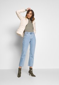 ONLY ONLTAHOE HOOD JACKET - Casaco leve - frosted almond
