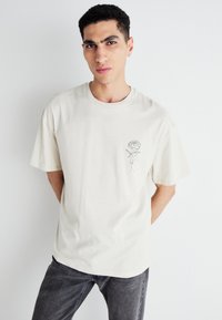 Jack & Jones JJMYSTIC TEE CREW NECK - Potiskana majica - moonbeam