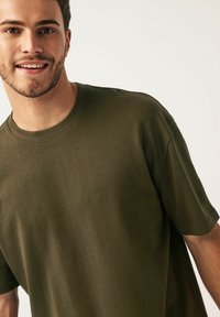 Next RELAXED FIT HEAVYWEIGHT - Tricou cu imprimeu - khaki green