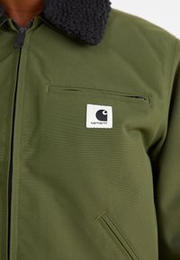 Carhartt WIP NEWKIRK JACKET - Lichte jas - office green