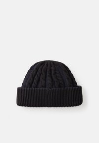 Gorro de malha em azul marinho escuro, apresentando um design de textura em cabos na coroa e uma bainha canelada. Material macio e elástico para um ajuste confortável.