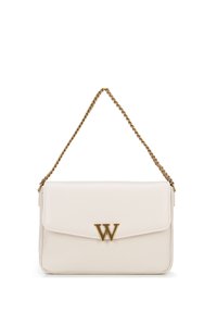 Borsa in pelle bianca con tracolla in catena dorata e logo "W" decorativo in oro sul davanti. Presenta una chiusura a patta e una texture liscia.