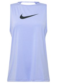 Top senza maniche di colore viola chiaro della Nike con logo swoosh nero. Realizzato in tessuto liscio, presenta una vestibilità comoda e un design con schiena aperta.