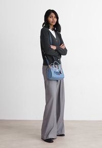 COACH CARGO TOTE BAG 20 - Handtasche - indigo