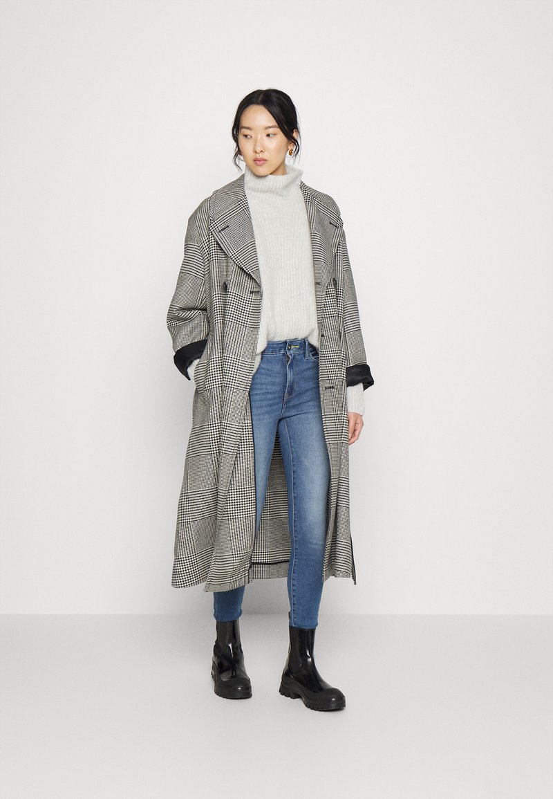 dkny jeans bleecker shaping skinny