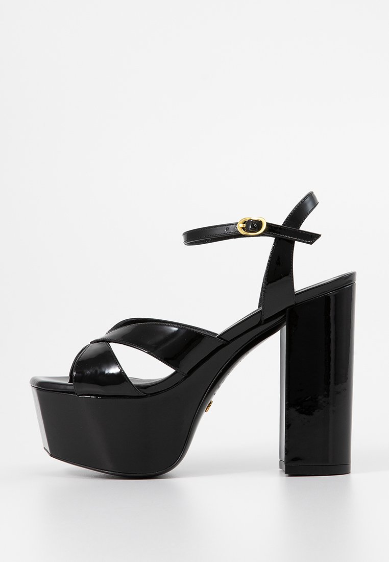Stuart Weitzman Sandalen met plateauzool zwart