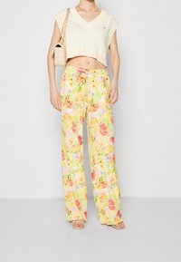 Marc Cain Broek - light yellow