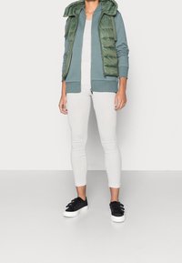 Anna Field Tröja med dragkedja - green