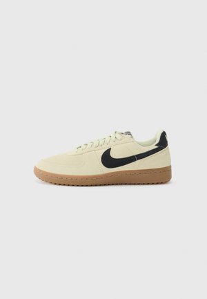 FIELD GENERAL - Treniņu apavi - olive aura/black/dark brown/sail