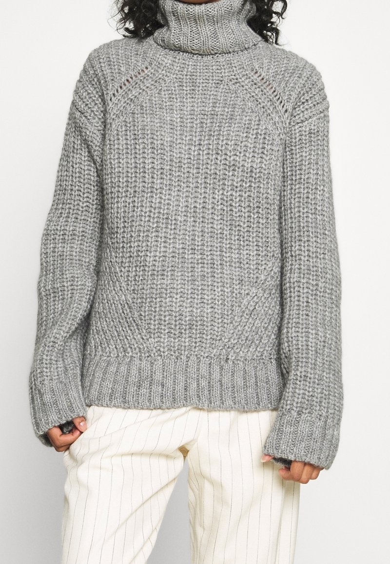 IVY OAK Sweter