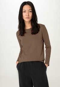 hessnatur Langarmshirt - camel