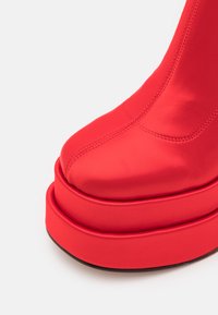 Steve Madden CYPRESS - Platform boots - red
