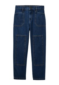 Pantalons en denim bleu foncé à coupe décontractée, avec de grandes poches à rabat, fermeture à bouton marqué et coutures contrastées distinctes.