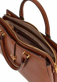 Guess KUBA TRI COMPARTMENT - Sac à main - cognac