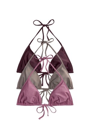 Trzy trójkątne topy bikini w kolorach mauve, taupe i ciemnego burgundu, ułożone pionowo z wiązanymi z tyłu i na szyi troczkami.