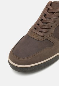 Pier One - Sneakersy niskie