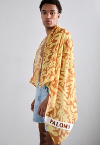 PALOMO X ZALANDO EXCLUSIVE VERBENA UNISEX - Šal - brown