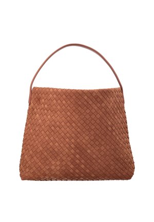 Brązowa skórzana torebka z plecionym wzorem i pojedynczym zaokrąglonym uchwytem, kształt trapezu, przedstawiona na białym tle.
