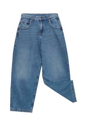 Blå denim jeans med lige ben, høj talje, frontknap og lynlås samt fem lomme-design, det ene ben let foldet.