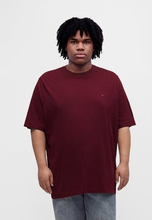 Tommy Hilfiger, PLUS FLAG EMBROIDERY CREW NECK T-SHIRT - Обикновена тениска - burgundy