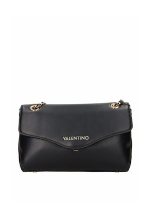 Borsa a tracolla nera Valentino in pelle con catena dorata e logo dorato sulla patta frontale.