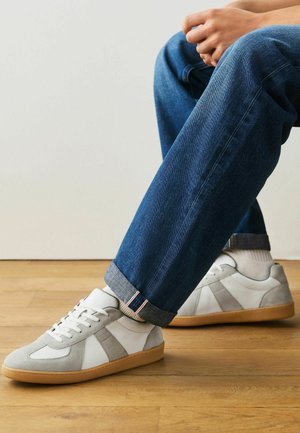 Next, REGULAR FIT - CASUAL TRAINERS - Sneaker low - white
