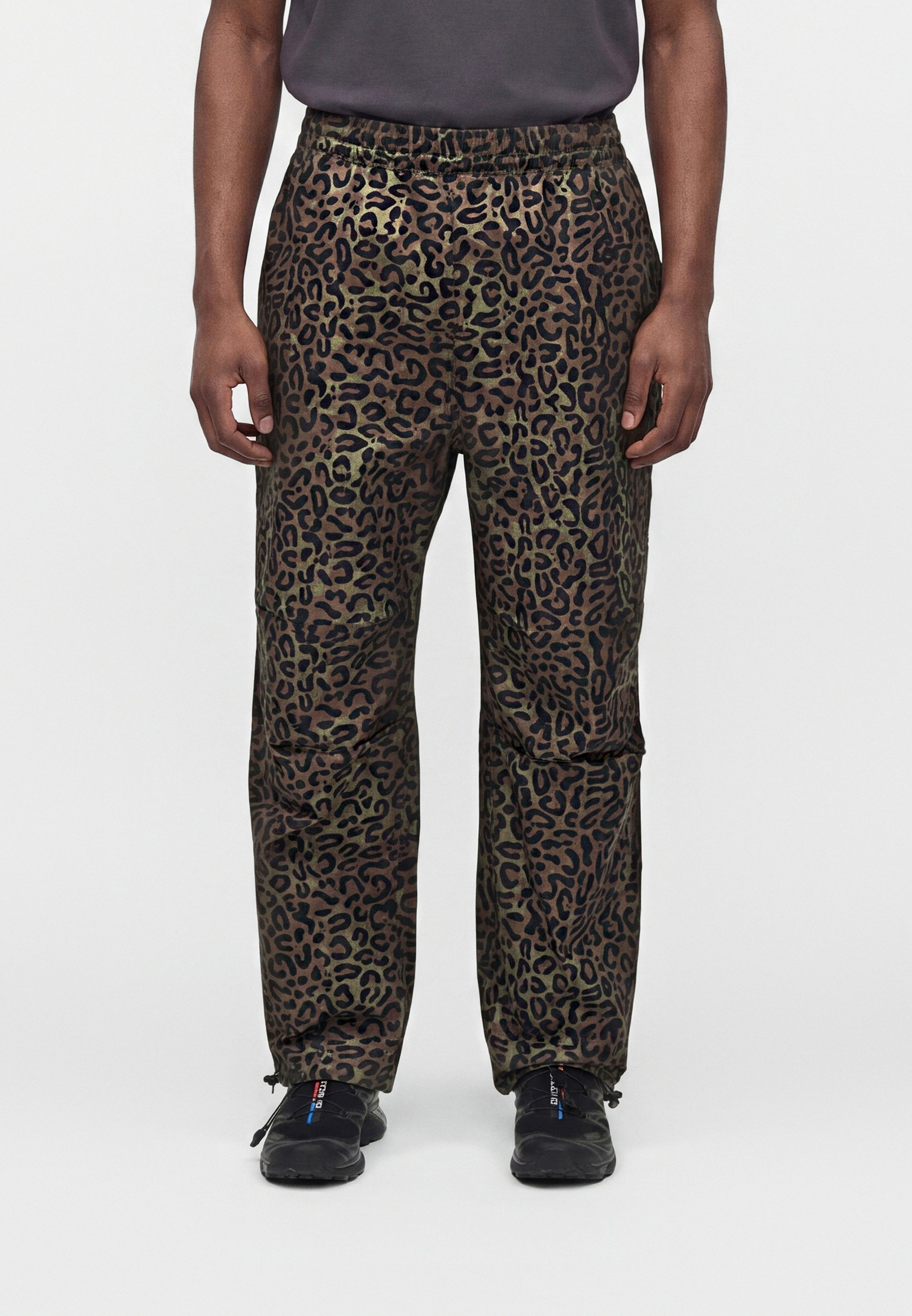Jaded London DIGITAL PARACHUTE PANTS - Cargo trousers - green