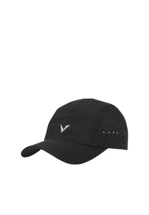 Sort sportskasket med buet skygge og små ventilationshuller på siderne, med hvidt flueben-logo på frontpanelet.