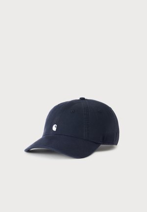 Tmavomodrá baseballová čiapka s malým bielym logom vpredu, zakriveným šiltom a ventilačnými otvormi na horných paneloch.