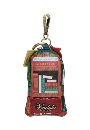 Miniaturowa brelok w kształcie plecaka z kolorowymi grzbietami książek, logo Vendula London oraz złotym zapięciem do przyczepienia.