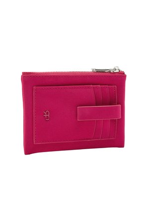 Jasnoróżowy, prostokątny portfel z zewnętrznymi kieszeniami na karty, detalem z paskiem oraz zamkiem błyskawicznym u góry na białym tle.