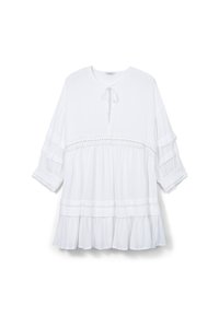 Blouse légère et blanche avec une coupe décontractée, présentant un col rond, un détail à nouer, des manches froncées et un ourlet à volants superposés avec une finition en dentelle.